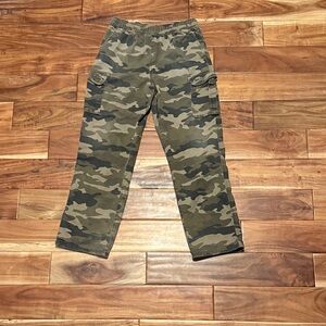The Children’s Place Boys Camo Cargo Pants – Size 16 Husky.